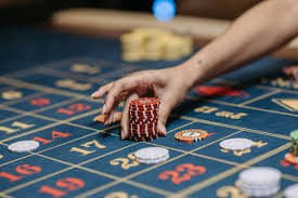 Dashboard platform dengan pilihan permainan live dealer dan olahraga